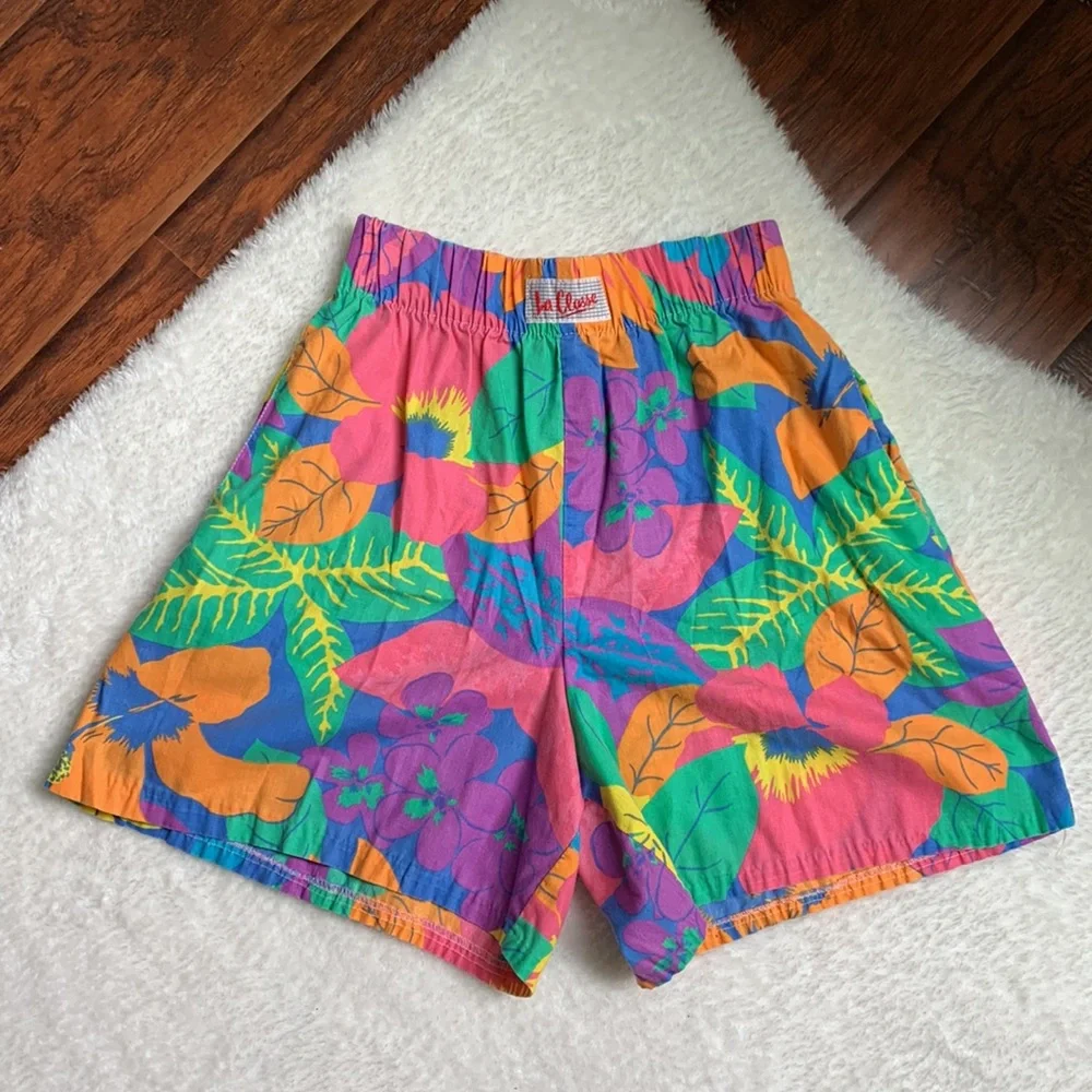 VTG 80s Graphic Floral Print High-Waisted Shorts